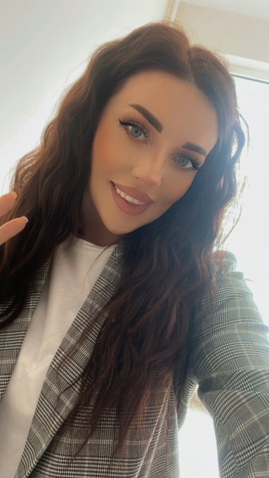 Hii everyone 🥰 I wish you good day)) 🥰  #TwitterDown #MetGala #model https://t.co/IBMYq7GCiX<a href="/tag/twitterdown"class="tags">#TwitterDown</a><a href="/tag/model"class="tags"><span>#model</span></a><a href="/tag/metgala"class="tags"><span>#metgala</span></a>