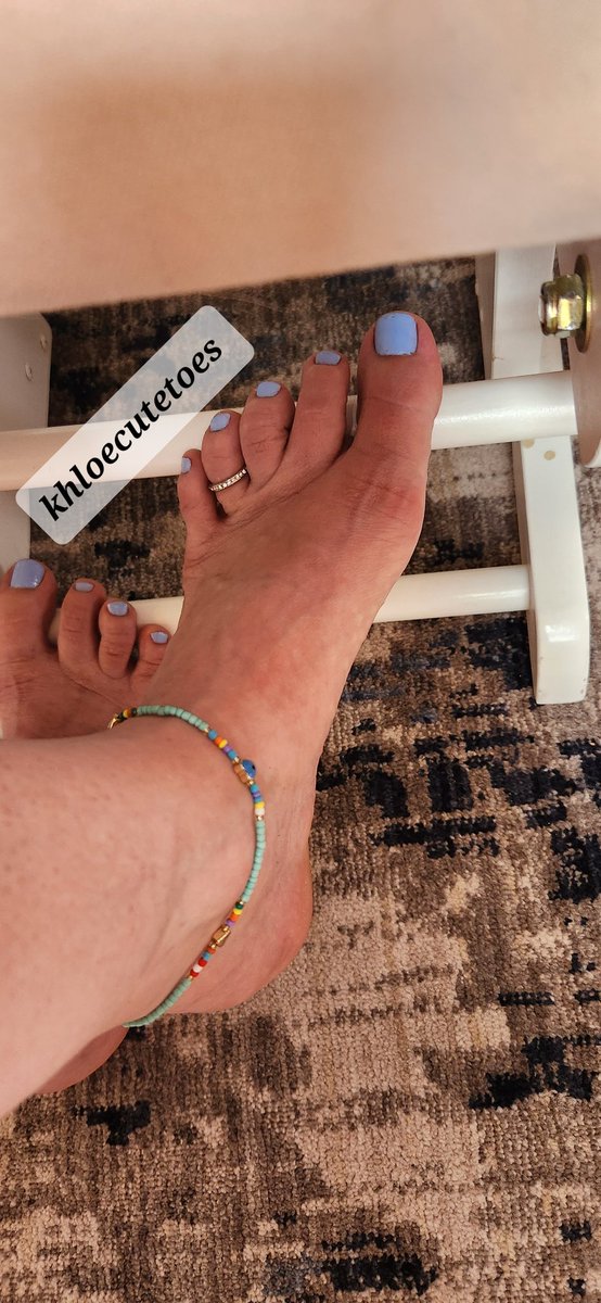 FunSizeDevine's tweet photo. Say goodbye to this color 🙃 time to switch it up ❤️ what is your favorite polish color?
#feet_lover
#feetfinder
#toelicker
#feetseller
#DMme https://t.co/hzPkO9ClzA