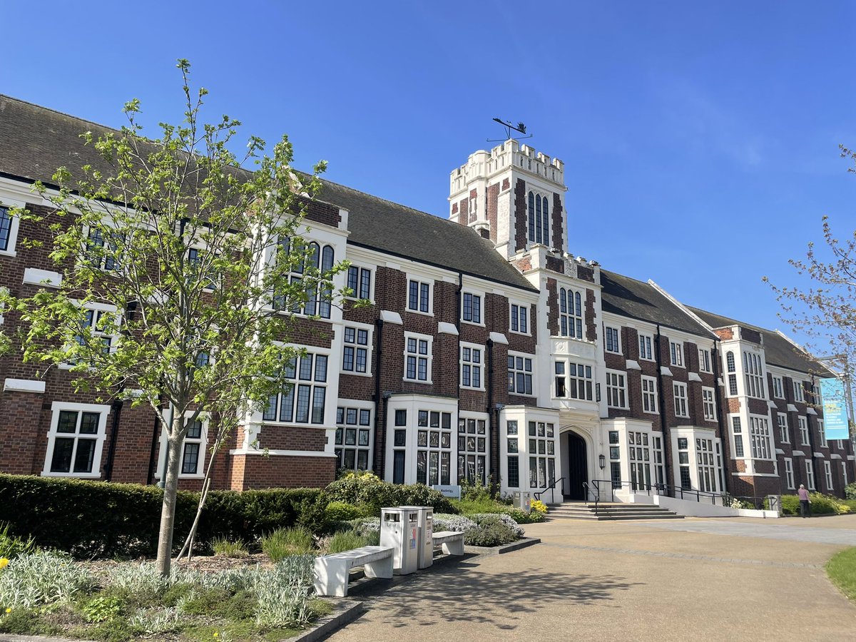 AgnieszkaRydzik's tweet photo. On way back from my first ever visit to Loughborough University. Thank you @CliveTrusson and @EvaSelenko for the invite to share my research with colleagues from @lborobusiness and for your hospitality. Turns out it’s just over 1h from Lincoln. Lovely campus, great conversations https://t.co/aQC2dUcsaV
