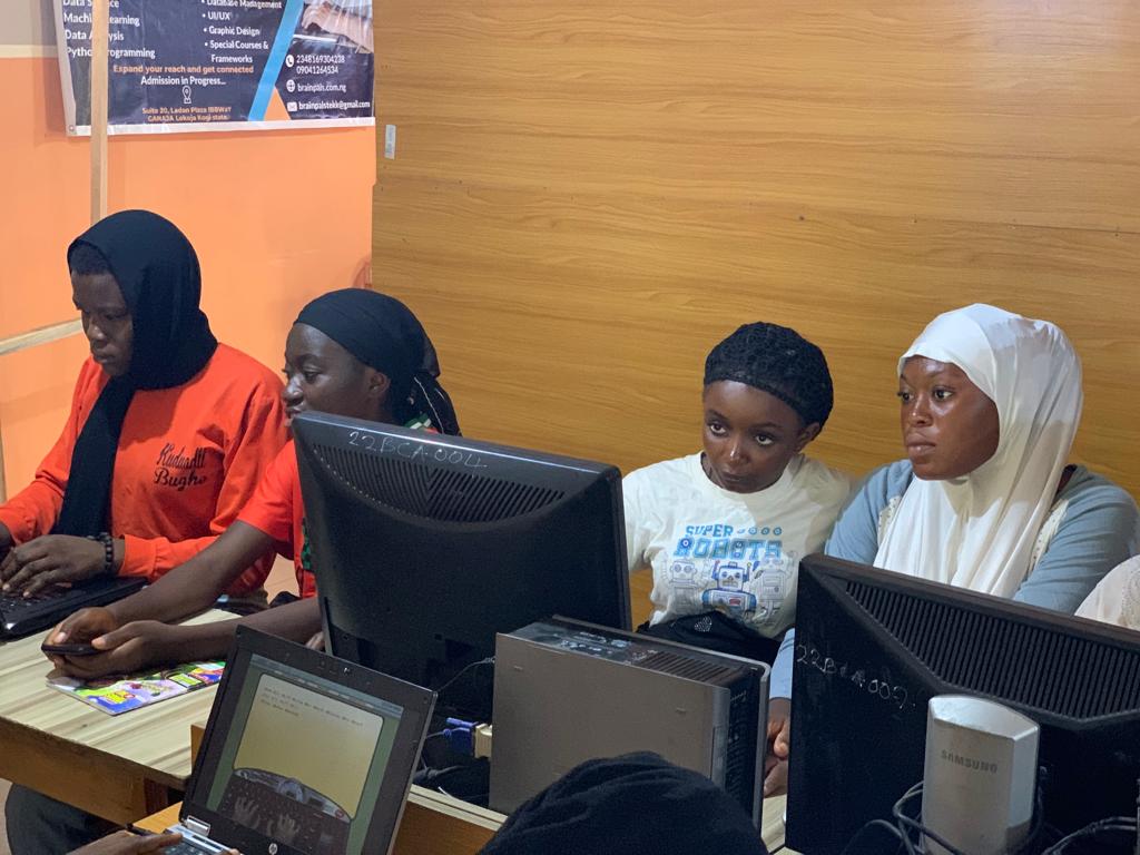 brainpalscode's tweet photo. We're thrilled to share an update on our computer training program for 40 girls. We just completed Week 2, Day 3 of the program and it's amazing to see the progress the girls have made in such a short amount of time. 
#brainpalscodeacademy
#GirlsInTech #STEMeducation #TechForGood https://t.co/uEkLJLWm3R
