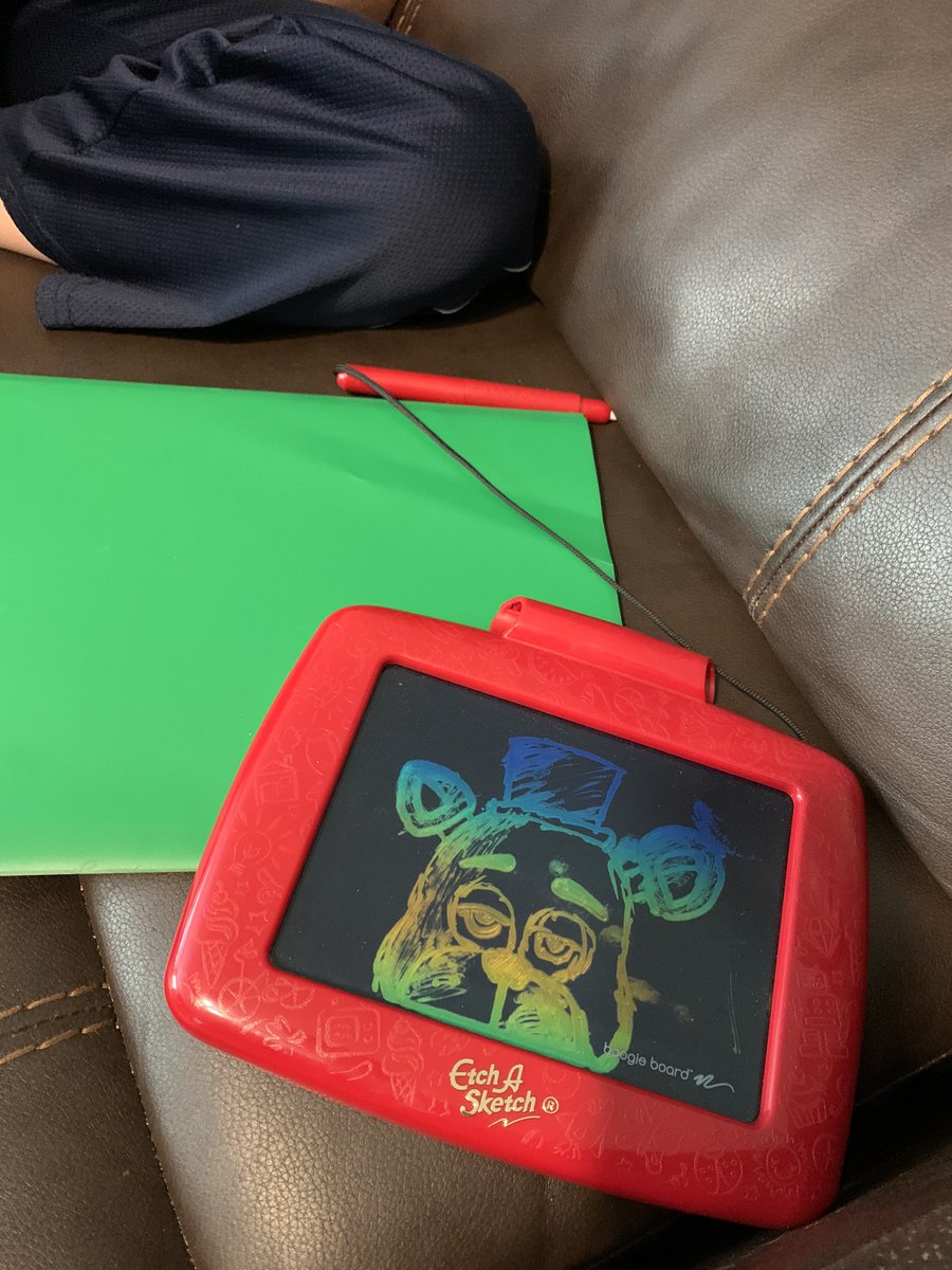 ShannonCBowden's tweet photo. @SteelWoolStudio my 11 year old just whipped this up without a thought #fnaf #fivenightsatfreddys #tristanbowden #freddyfazbear https://t.co/r0UlnB0X3A