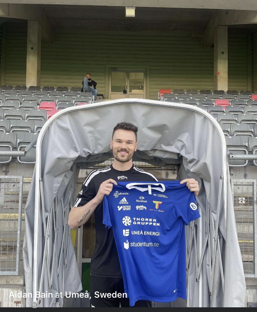 SFUMSOC's tweet photo. Congrats to ⁦@AidanBain⁩ on signing his first pro contract in Sweden! ⁦@SFUalumni⁩ ⁦@sfu_athletics⁩ ⁦@aftncanada⁩ ⁦@Canucks_Abroad⁩ ⁦@GNACsports⁩ https://t.co/lPe2JSGXPq