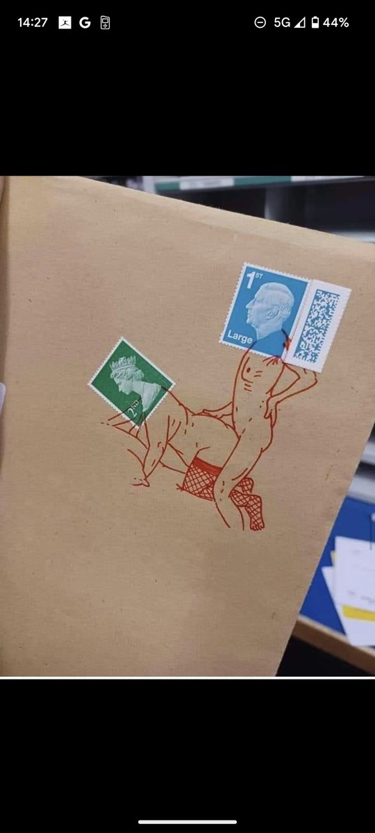 EddievanDriver1's tweet photo. @Erudite4Unity @RangersFC Rumour has that Beale is being sacked later today. The cleaners found this in his desk drawer https://t.co/JoZSufH4AO