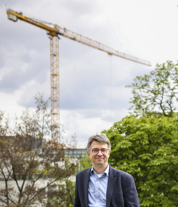 FranzLeisch's tweet photo. Freue mich über die neue Aufgabe. In neuer Rolle auf der "Groß-Baustelle Gesundheitswesen". 😜#praevenire #digitalhealth https://t.co/tbTeY2REEL