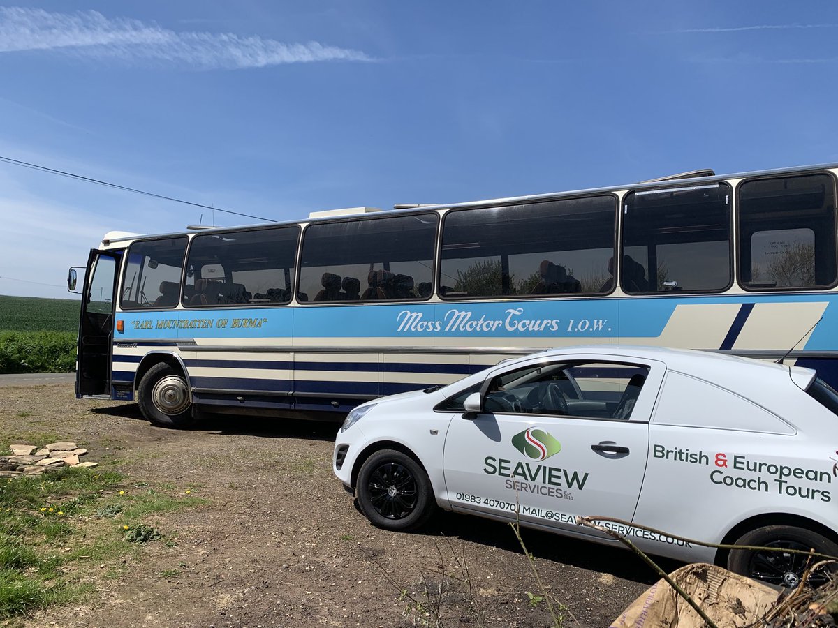 SeaviewServices's tweet photo. Two old friends together again on the island reminiscing https://t.co/WKH9ptaGt6