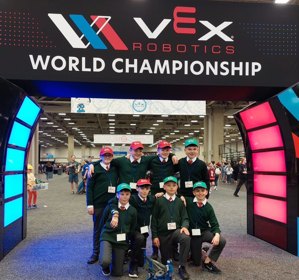 An rud is annamh is iontach. An t-aon ghrúpa amháin feicthe againn gléasta in éide Scoile!!!! Lá 2 ag Comórtaisí Domhanda Vex i nDallas Texas. <a href="/GaelscoilAU/">GaelscoilAU</a> <a href="/NenaghGuardian/">NenaghGuardian</a>