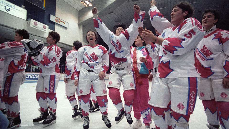 Winnipeg's Susana Yuen won a gold medal with Team Canada at the inaugural Women's World Championship in 1990. Her 5 goals and 7 assists put her in the tournament's top 10 scorers. 

She was inducted into the Manitoba Hockey Hall of Fame in 2019. 

#AsianHeritageMonth