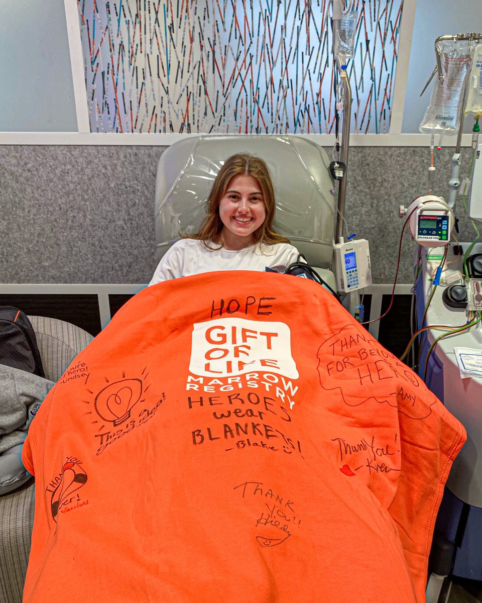 ConnCollege's tweet photo. Alongside her #ConnColl field hockey teammates, Hope Melanson ’24 joined the @GiftofLife Marrow Registry with a swab of the cheek. Months later, she received word that she was a match for a patient in need of a stem cell transplant.

Join the registry: https://t.co/EPJoUQtz6Z https://t.co/YmelnNstyy