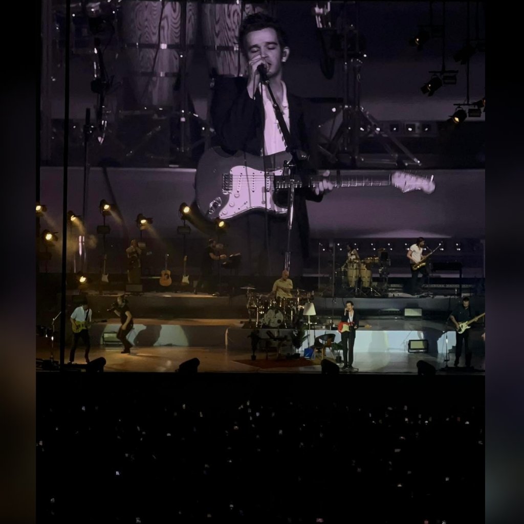 philconcerts's tweet photo. "Nothing has changed, I still can see you’re on your phones." - Matty

#THE1975inManila2023 https://t.co/DcU5XqmdHG