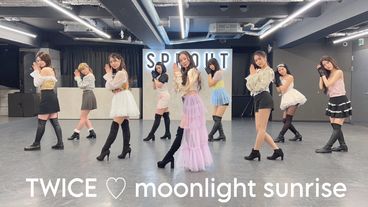 ri_cmb's tweet photo. TWICE ♡ moonlight sunrise
（定点 ver.）

→ https://t.co/x0dpdK5cTm

YouTubeアップしました💗

見てください🥹
5月5日八尾プリズムホールの
イベントでます❤️ https://t.co/xFKGMr14kH