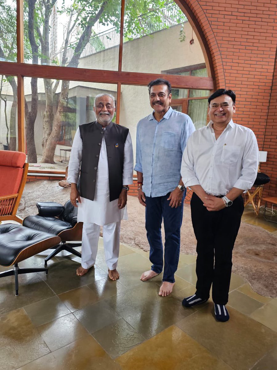 RaviShastriOfc's tweet photo. Great meeting a great man in his abode. Kanha Shanti Vanam. His contribution to environment and spirituality is stupendous. Padma bhushan. Kamlesh Patel. Daaji 🙏 https://t.co/AmqQt4kGyw