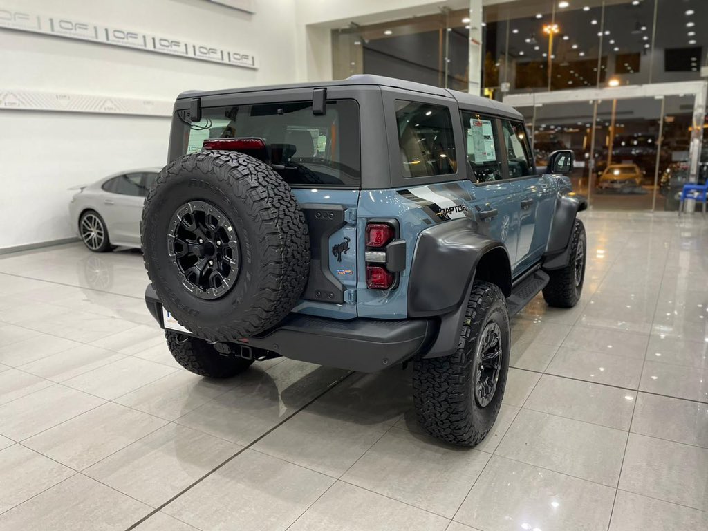 1OF1SA's tweet photo. Raptor Bronco - 2023 - 685K.M - Saudi 

#mercedsbenz #g63 #4x4 #bmw #Audi #Porsche #rangrover #SVR #vogue #ferrari #Purosangue #812 #GTS #Lamborghini #avantador #urus #huracan #V12 #cars #rollsroyce #RR #Cullinan #1OF1 #Bentley #Saudi https://t.co/HF0B49xYco