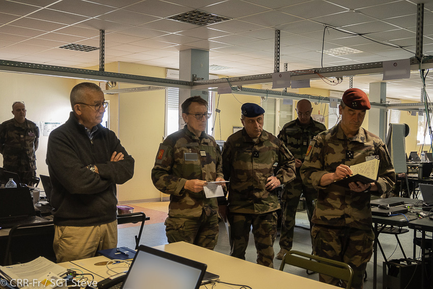 CommandementFOT's tweet image. 📸 Dans le cadre de la phase 4 d'ORION, le GCA TOUJOUSE #ComFT était aujourd'hui à la rencontre des militaires déployés aux avant-postes de la bataille autour de Mailly-le-Camp. Avec #Orion23, les forces terrestres se préparent au rendez-vous d'une @armeedeterre #DeCombat 👊