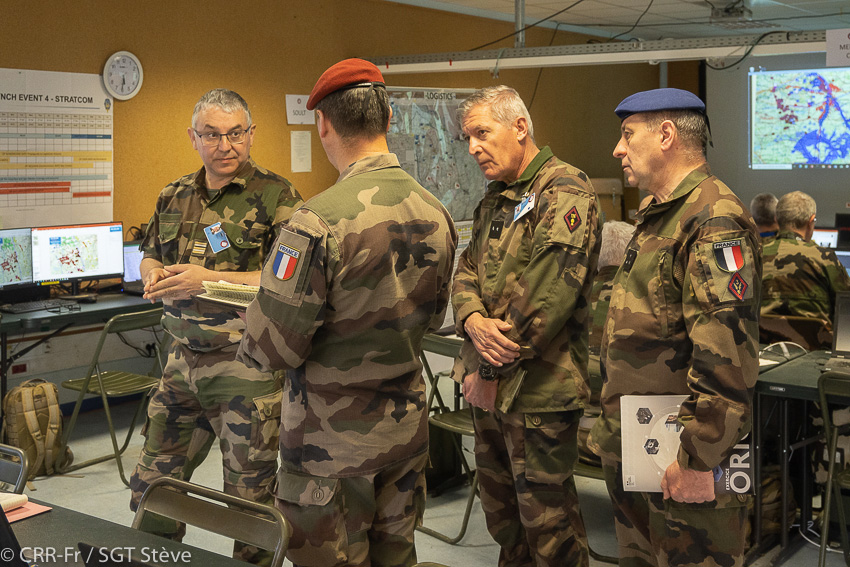 CommandementFOT's tweet image. 📸 Dans le cadre de la phase 4 d'ORION, le GCA TOUJOUSE #ComFT était aujourd'hui à la rencontre des militaires déployés aux avant-postes de la bataille autour de Mailly-le-Camp. Avec #Orion23, les forces terrestres se préparent au rendez-vous d'une @armeedeterre #DeCombat 👊