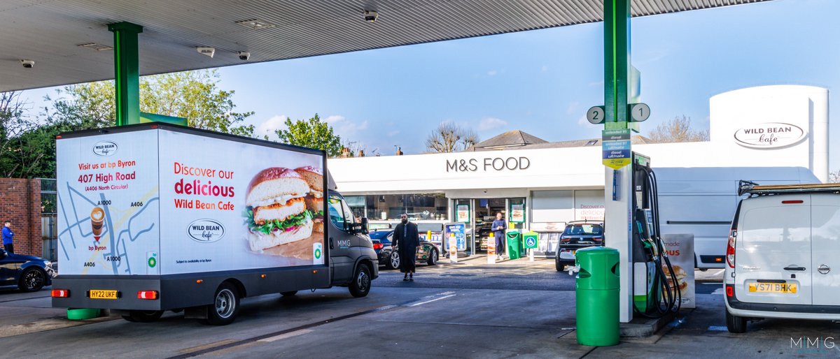 MobileMediaOOH's tweet photo. 📸The 'Edge' triple-sided #Digivan
Drawing audiences towards their local filling station, @bp_plc highlighted the #WildBeanCafe's updated menu alongside directions to the site.
#OOH w/ @kineticwwUK & @mindshare_uk https://t.co/TcLdJbyWwh