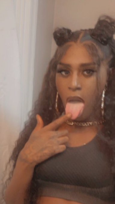 Ms.GoodBar 🍫💦 - Face card never D up 😇 https://t.co/gXcHUpm0er