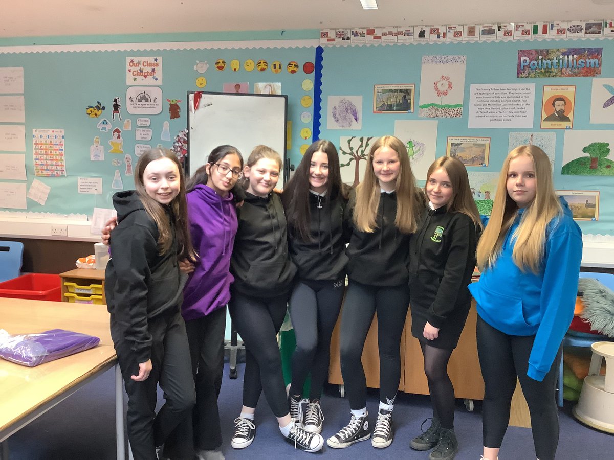 carmondean_ps's tweet photo. Primary 7 were SO EXCITED to try on and take home their hoodies this afternoon. Donβt they look amazing? π€© Thank you to the PSA for helping to fund the cost of these. π @misschristycps @MrsGilmourCPS #offtohighschool https://t.co/1f19jLtfJx