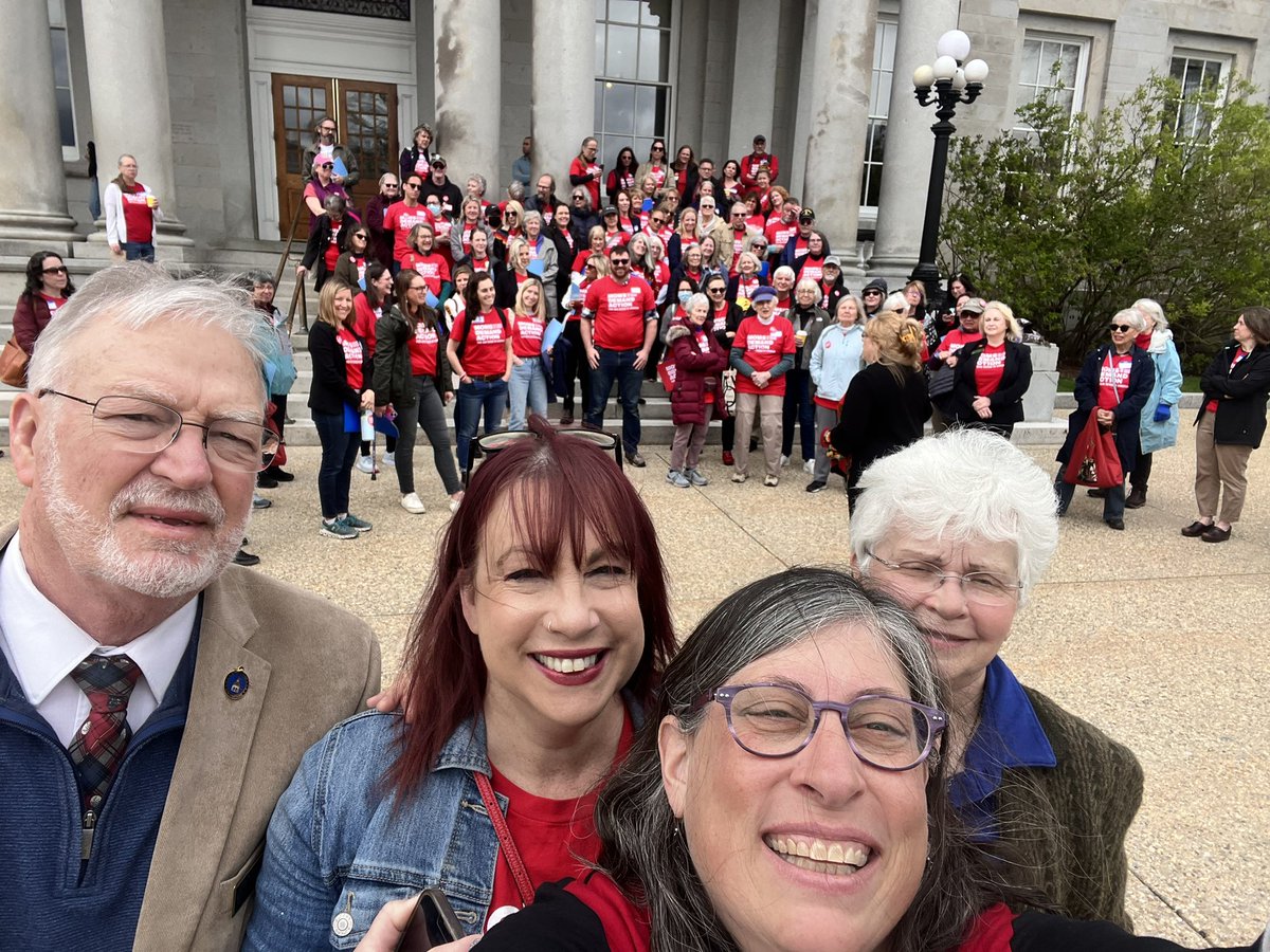 @MomsDemand advocacy day at @NHHouseofReps and @NHSenateDems 

#MomsAreEverywhere (Dads, too)
#NHMomsDemand
#NHPolitics 
@NHDems