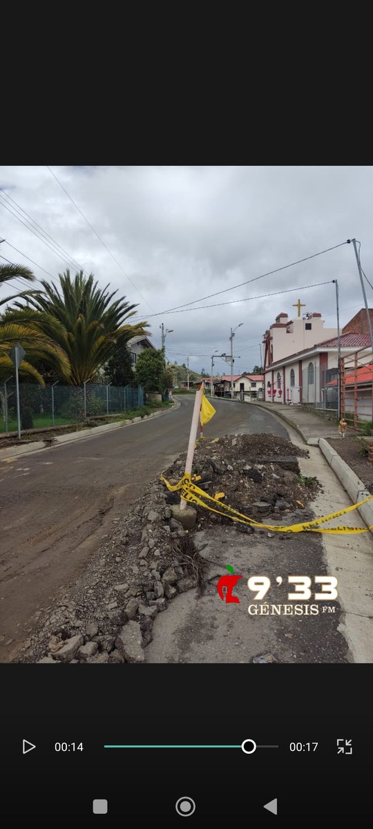 Genesis933_'s tweet photo. #vocesdelparaiso #Denuncia |
🚨 Según moradores de la zona IIatcon hace 2 meses etapa realizo trabajos por la via , a metros de la iglesia y no lo terminaron , ahora la via se encuentra en mal estado, causando dificultades para transitar.🚧🛤️
#GenesisInforma https://t.co/ajFMTKfEe6