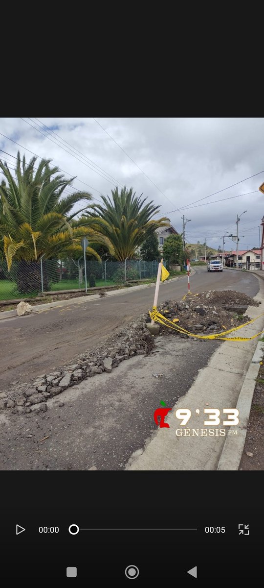 Genesis933_'s tweet photo. #vocesdelparaiso #Denuncia |
🚨 Según moradores de la zona IIatcon hace 2 meses etapa realizo trabajos por la via , a metros de la iglesia y no lo terminaron , ahora la via se encuentra en mal estado, causando dificultades para transitar.🚧🛤️
#GenesisInforma https://t.co/ajFMTKfEe6