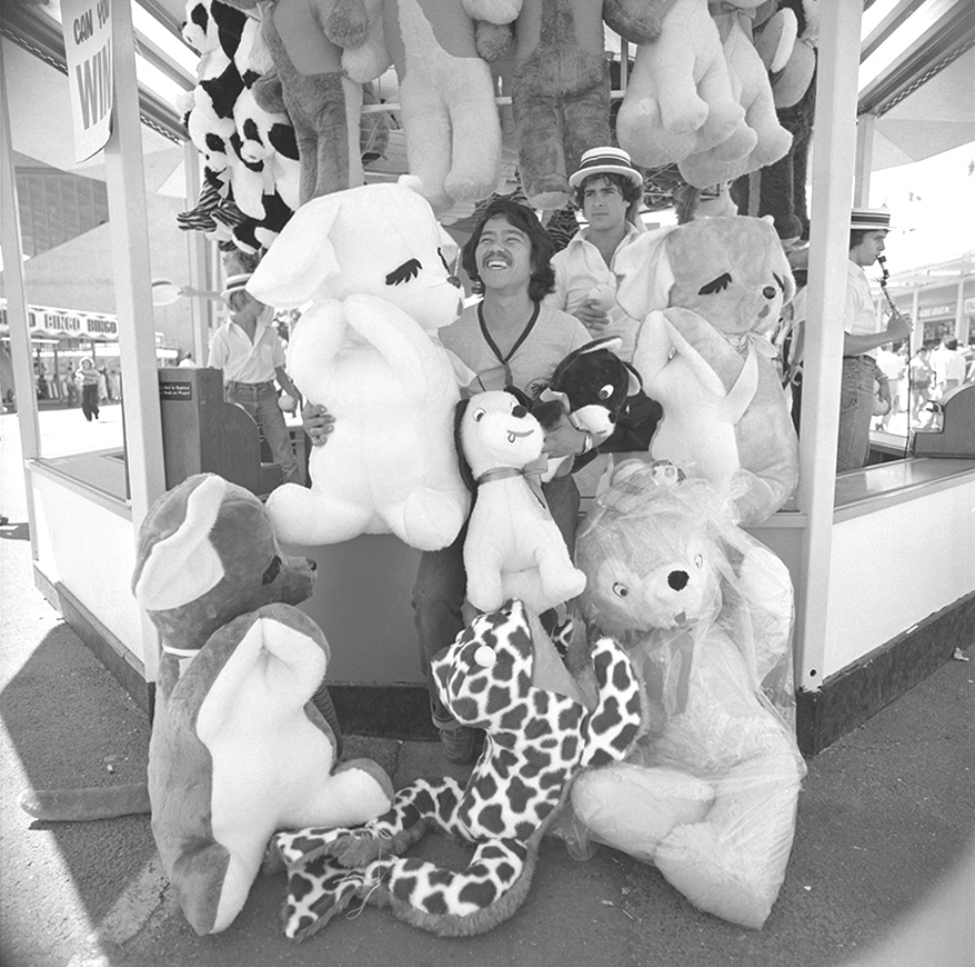 TheCHPF's tweet photo. Have you seen our new collection of images from #CNE history yet? If not, you’re in for a real prize! 

Check out our website, https://t.co/zr5uuuxXuS, for a brand-new online exhibition of highlights!

Image: Antique Midway by Alexandra Studios (MG5-F4623-I65)

@CNEFoundationTO https://t.co/6211YT7bET