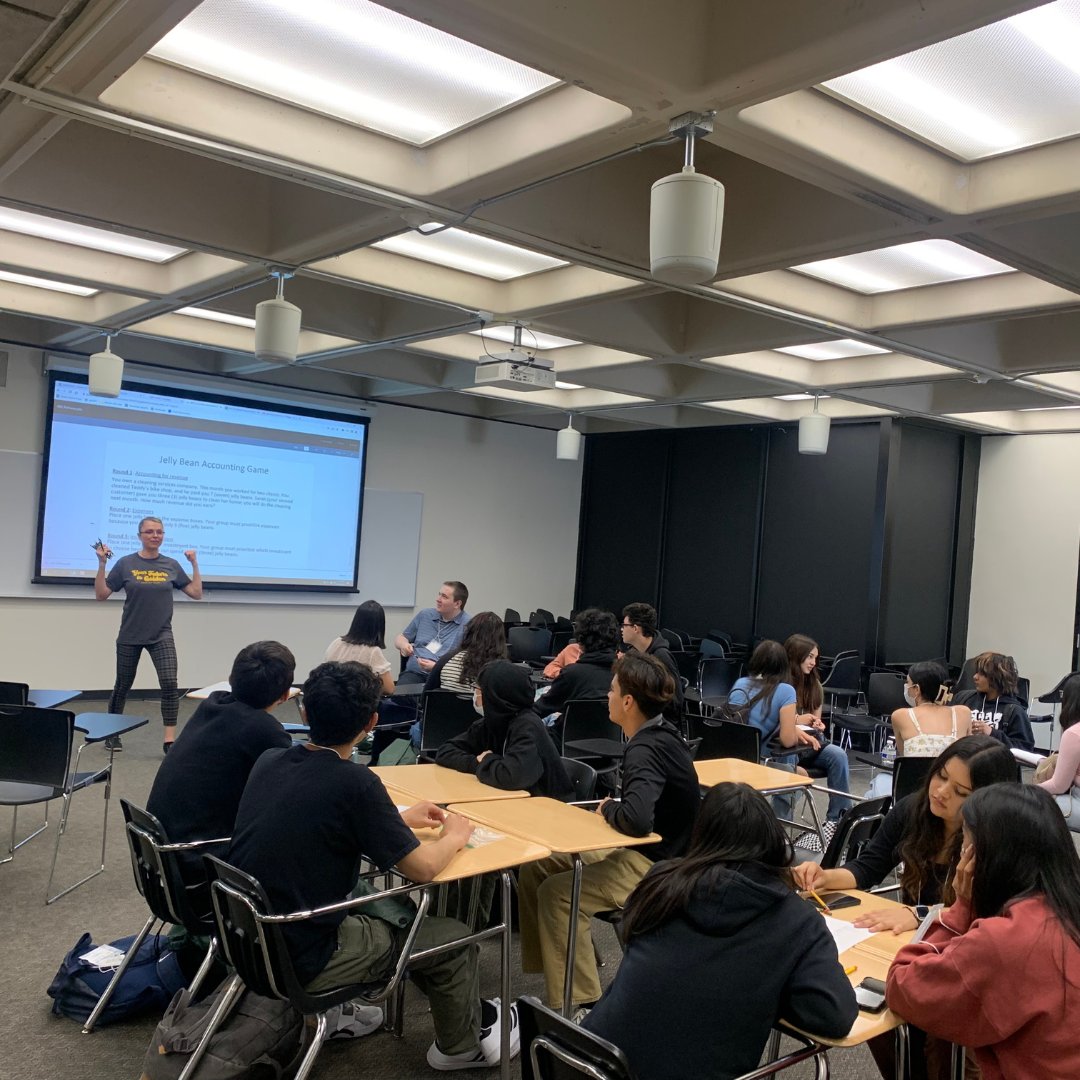 VitalLink_CA's tweet photo. Thank you Golden West College for allowing us to invite students to tour your fantastic campus! 🎓

Click to learn about Vital Link's pathway days: https://t.co/g5tP325nkq

#vitallink #goldenwestcollege #pathwayday #business #students #campustour #communitycollege #education https://t.co/DXYkhOjD6C