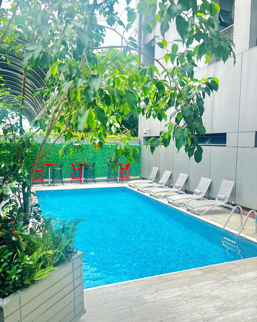 Il fait toujours bon vivre à l’hôtel La Falaise Bonapriso 🙂