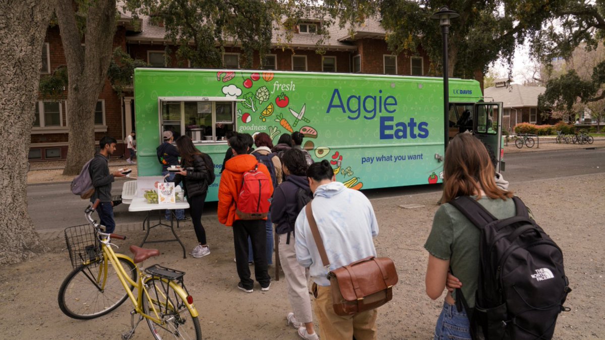 #StudentSuccess | Free Food Truck on Campus Feeds 500 Students a Day

The <a href="/UCDavis/">UC Davis</a>, began offering pay-what-you-can lunches on campus in April, expanding access to basic needs resources for students. #HigherEd bit.ly/3p5gvQD