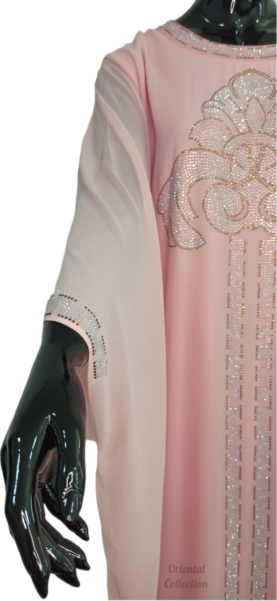 oriental_collec's tweet photo. π #robe Abu Dhabi #dressπΉπ #pink #orientaldress #robeorientale #rose #eveningdress #robesoiree π¦πͺ #AbuDhabi #UAE #Dubai
π+ππ https://t.co/iB9tKwKuDM https://t.co/hxil0ATUJd