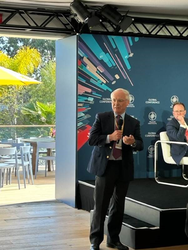 CincinnatiPort's tweet image. Port President and CEO @LauraNBrunner is in LA this week, attending and presenting at the @MilkenInstitute's 2023 Global Conference to advance a thriving world. Cincinnati is represented well, as @kroger CEO Rodney McMullen is at the conference too!