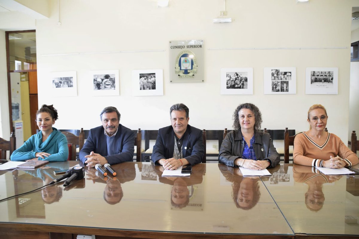 A través de nuestra plataforma <a href="/unjuvirtual/">UNJu Virtual</a> acompañaremos los primeros pasos de quienes inicien la ansiada carrera de #Abogacía en #Jujuy. 
👏 Felicitaciones a quienes se sumarán muy pronto a la educación de calidad, pública y gratuita de la #UNJu! 

noticias.unju.edu.ar/noticia.php?id…