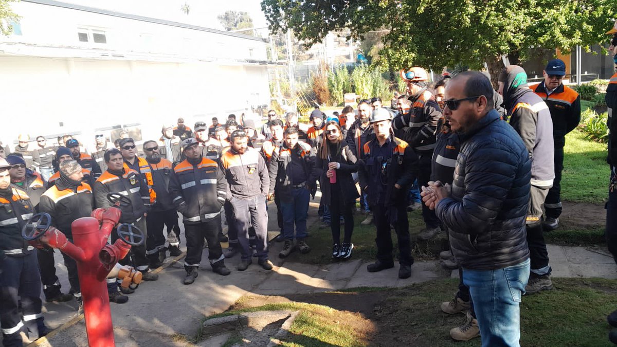 fenatrasub's tweet photo. 🟢⚫️ Trabajadores contratistas FENATRASUB y FESINTRAB movilizados en Bio Bio, Con Con y Quinteros ante la negativa de ENAP @Enap_Informa de negociar nuevo acuerdo marco. Marchas y tomas de casinos de plantas en estos momentos.
Vamos trabajadores contratistas !!  @glo_maldonado_f https://t.co/Fi7PZLv090