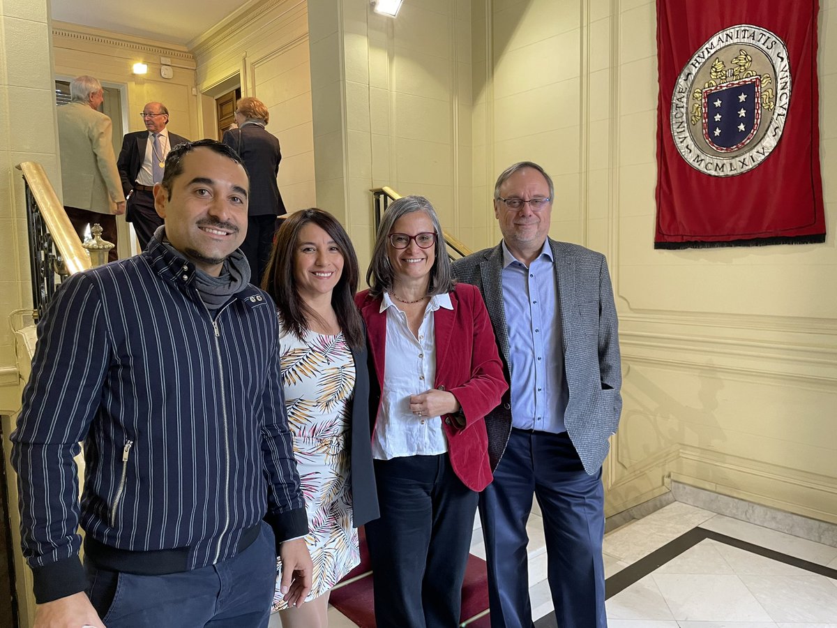 Acompañando a <a href="/gmrepetto/">Gabriela Repetto 🧬</a> en la ceremonia de incorporación como Miembro de Número de la Academia Chilena de Medicina. Felicitaciones Gabriela por tu tremendo aporte a la Medicina, las Ciencias y la Genética  clínica en Chile <a href="/sochigen/">Sociedad de Genética de Chile</a>