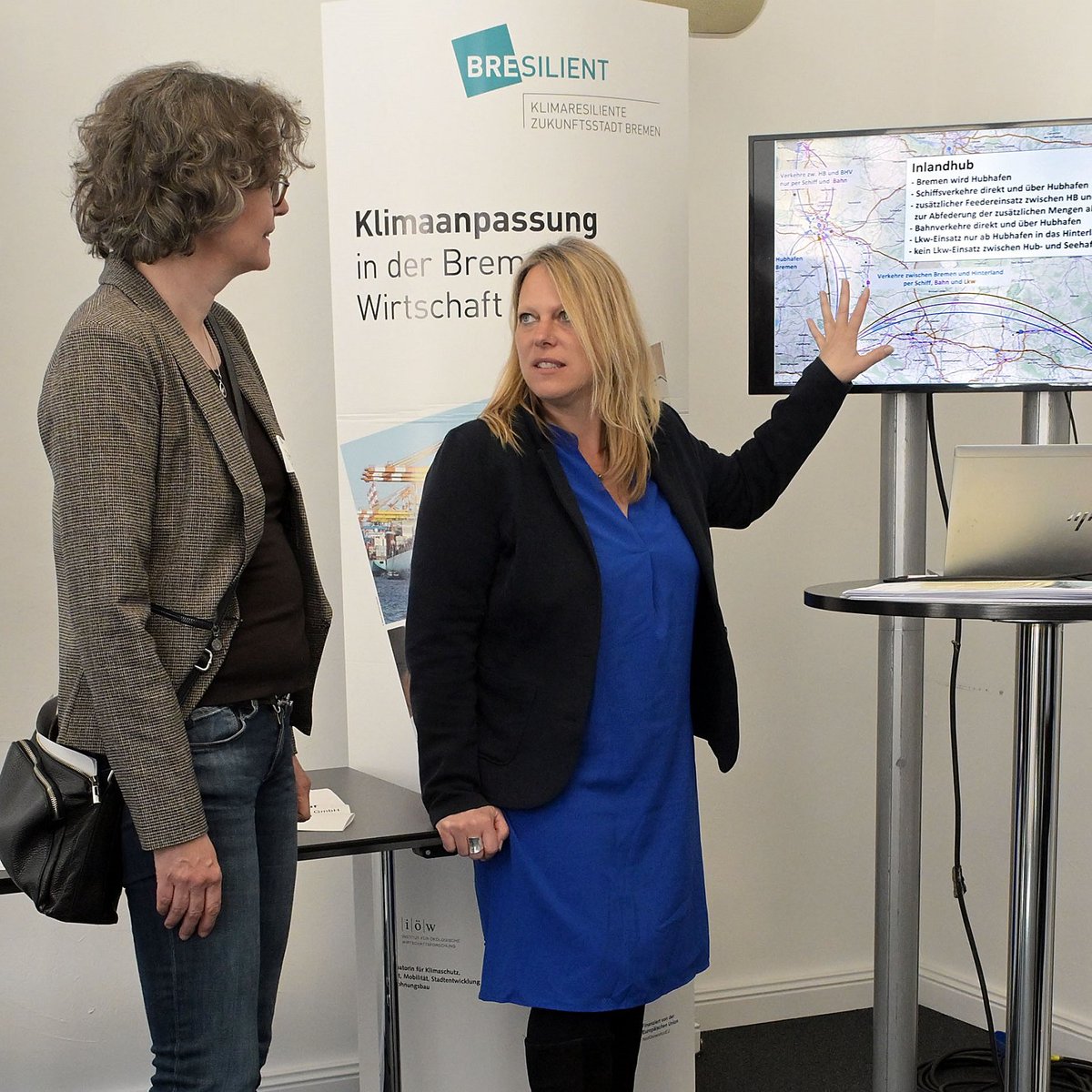 RathausHB_news's tweet photo. Wenn #Wissenschaft Praxis wird – BREsilient: Maßnahmen zur Anpassung an den #Klimawandel machen #Bremen "fitter" für #Extremwetter|ereignisse.
➡️https://t.co/rMHDrdRCyi https://t.co/RBYq63ohOl