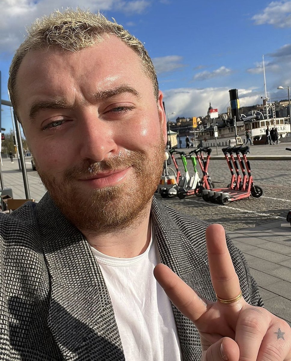 samsmith's tweet photo. On the road ☀️ https://t.co/i5ypxHwP4U