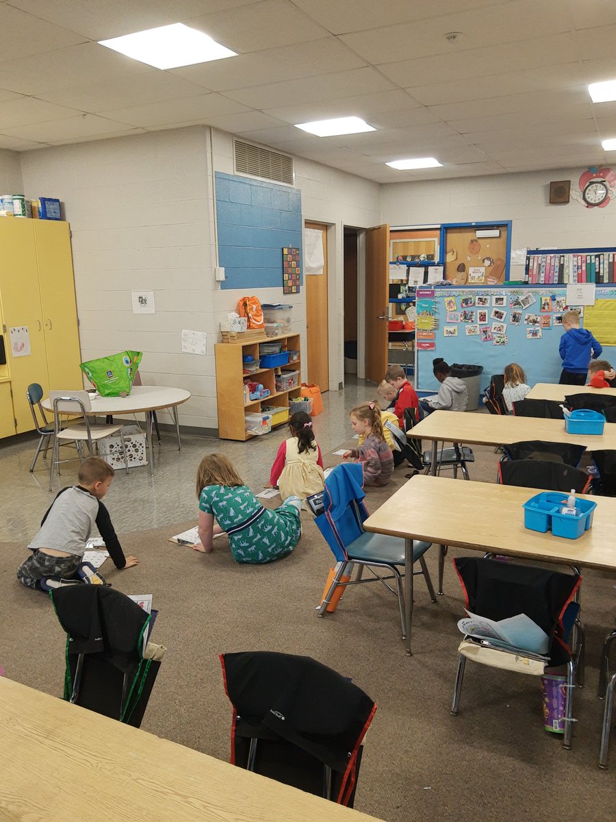 suzipearcy's tweet photo. Our first game of Scoot! A fun and active way to practice skills 😁 https://t.co/3tPIH8IaAS
