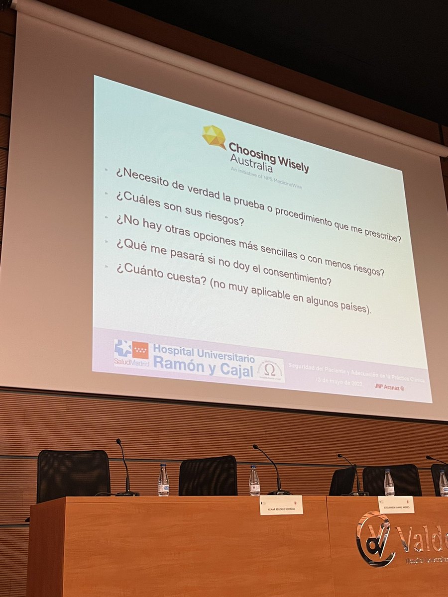 patribody's tweet photo. Conferencia Inaugural en las #JCySP del #SCS a mano de un referente en #seguridad del paciente. Dr Aranaz, ‘Pareja de hecho y de derecho….’ 
@scsalud https://t.co/HHqdAnRtNj