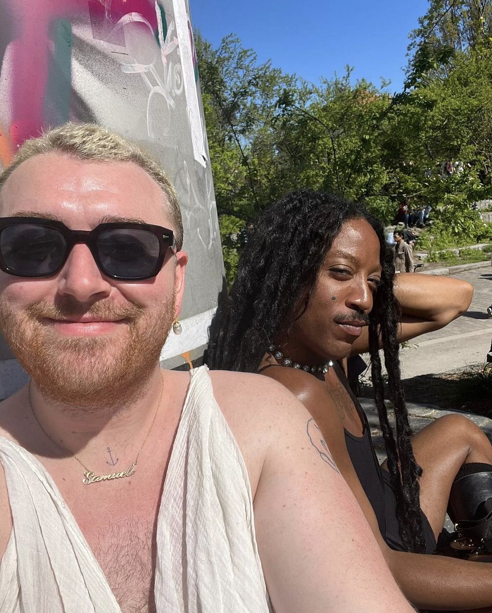samsmith's tweet photo. On the road ☀️ https://t.co/i5ypxHwP4U