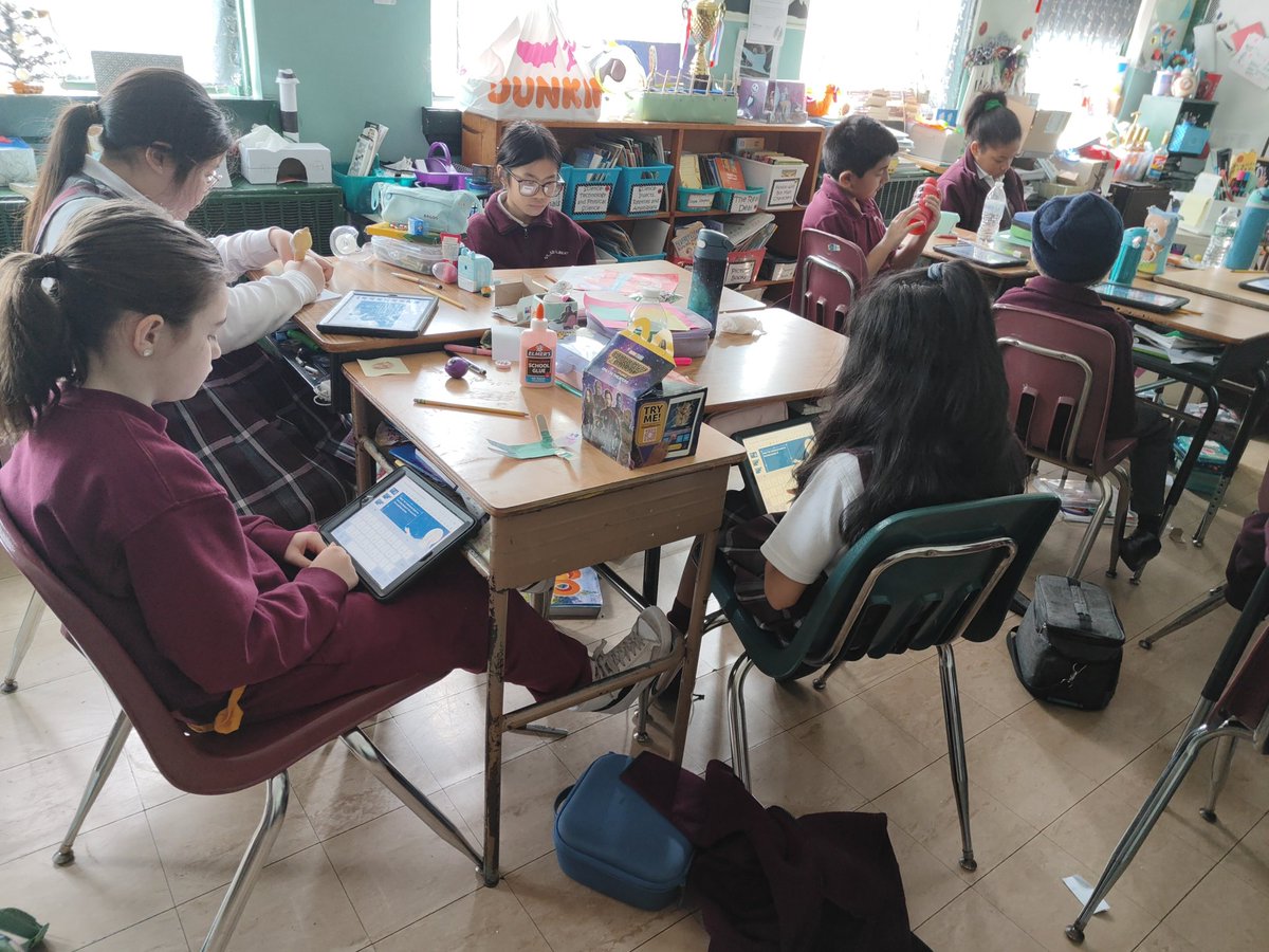 SACAELASS345's tweet photo. A 4th Grade tradition: Our Annual Consecration to Our Blessed Mother https://t.co/0JKwgAKsFc