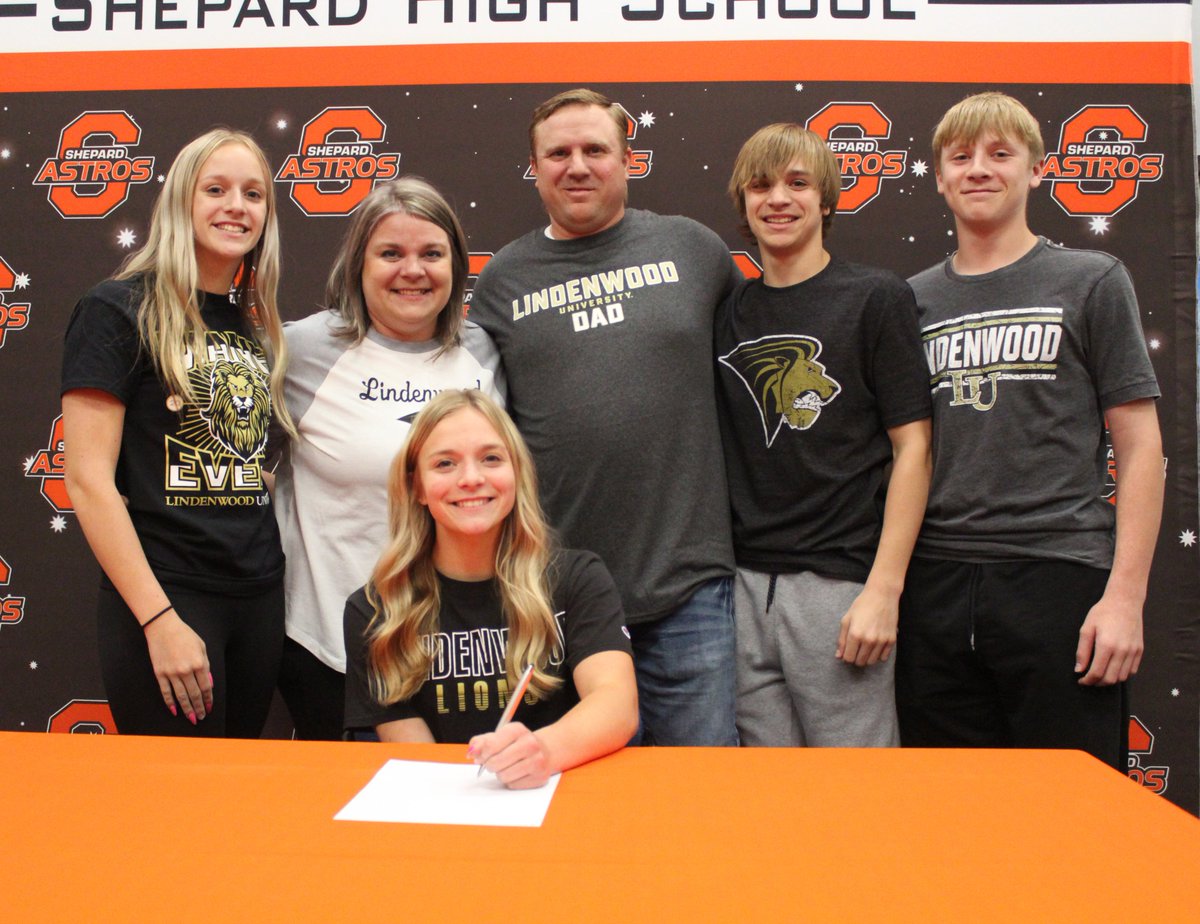 ShepardAstros's tweet photo. Congrats to @AstrosCoedCheer senior Riley Massey on signing her NLI to continue her cheerleading career and academic pursuits @LUallsmarge! Riley received a ton of support at her signing.

@LADYASTROSTRACK @LindenwoodU @LU_Lions https://t.co/OUZAexmfy1