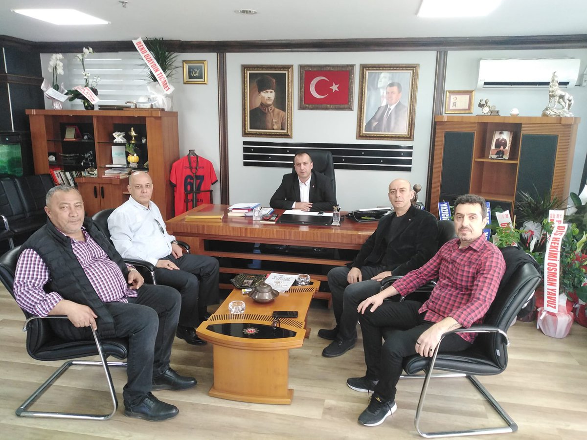 ERDEMİR Teknikerler Derneği Başkanı Sayın Gürkan ÇAYLI ve Yönetim Kurulu Üyeleri Şube Başkanımız Sayın Altan KALFA’yı ziyaret ederek başarılar diledi.
Ziyaretleri için kendilerine teşekkür ediyor,çalışmalarında başarılar diliyoruz.