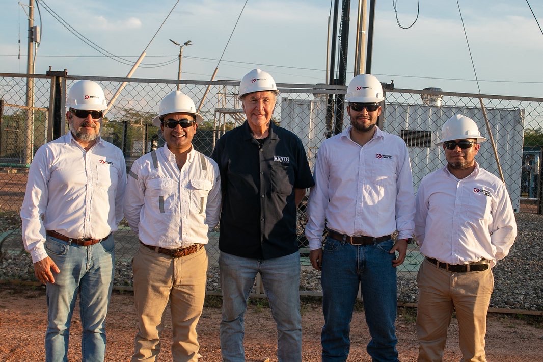 EarthWithJohnH's tweet photo. 📽️ Behind the scenes with John Holden &amp; @DrummondLtdCo!

Here in Cesar, Colombia, we discovered positive synergy between a small rural town, and a coal mining company called @DrummondLtdCo.

Stay tuned for more information on the airing! ♻️🌏 https://t.co/qltn08rB2Y