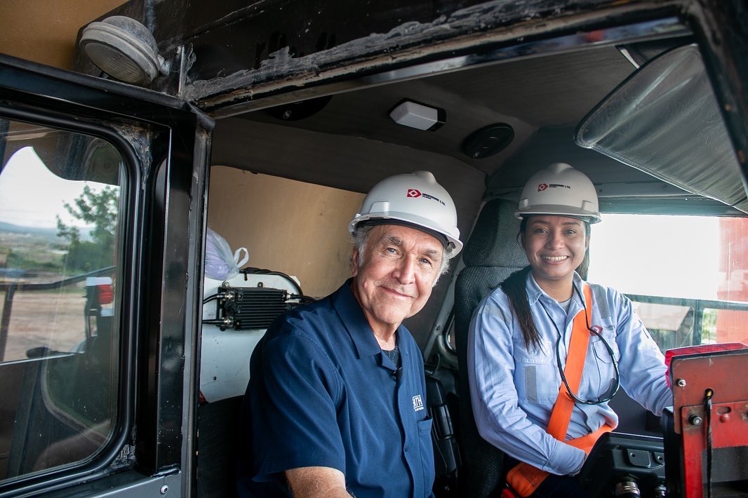 EarthWithJohnH's tweet photo. 📽️ Behind the scenes with John Holden &amp; @DrummondLtdCo!

Here in Cesar, Colombia, we discovered positive synergy between a small rural town, and a coal mining company called @DrummondLtdCo.

Stay tuned for more information on the airing! ♻️🌏 https://t.co/qltn08rB2Y