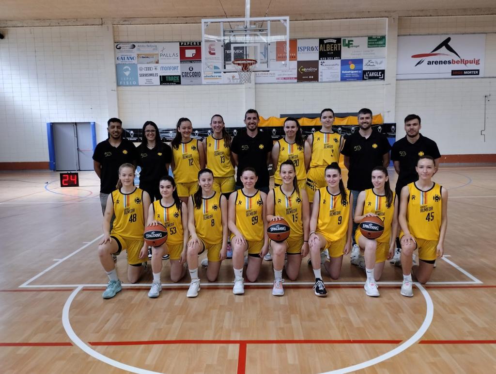 AjuntamentSVH's tweet photo. 🏆 Felicitem a la vicentina Sandra Moreno Mengíbar, qui s'ha proclamat campiona de Catalunya Preferent amb el cadet femení del Basket Almeda! Ho va fer després de disputar una final a 4 molt disputada, celebrada a Bellpuig els dies 29 i 30 d'abril i 1 de maig. Enhorabona! 👏👏 https://t.co/iMfmpBJFML