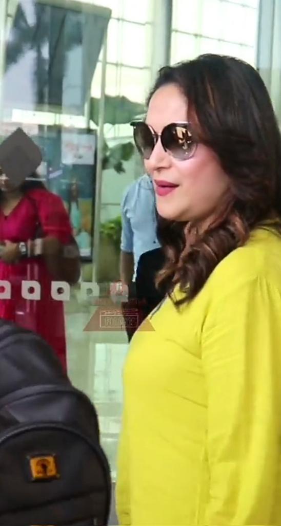 MyreallifeMDMam's tweet photo. Haye sadky gao🙏🤗
So so so sweet diva mam🙏🤗😘
My diva mam I love u so much more &amp; more everyday,U r my most special in the whole universe to me.Always godbless you.U r my everything.🙏🤗
@MadhuriDixit mam🙏
#MadhuriDixit mam🙏
#Look #YellowLook #Beauty
#Elegance #WednesdayMood https://t.co/1tNm3vyQyY