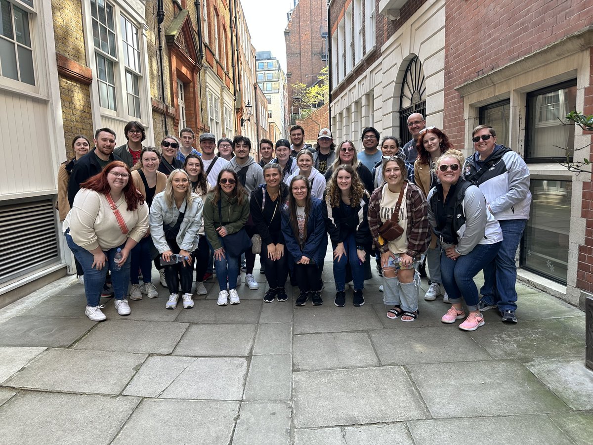 Everyone has arrived for the Criminal Justice Study Abroad trip.  26 students and 4 faculty/staff will be spending 10 days in London.  Follow along with us on their trip....