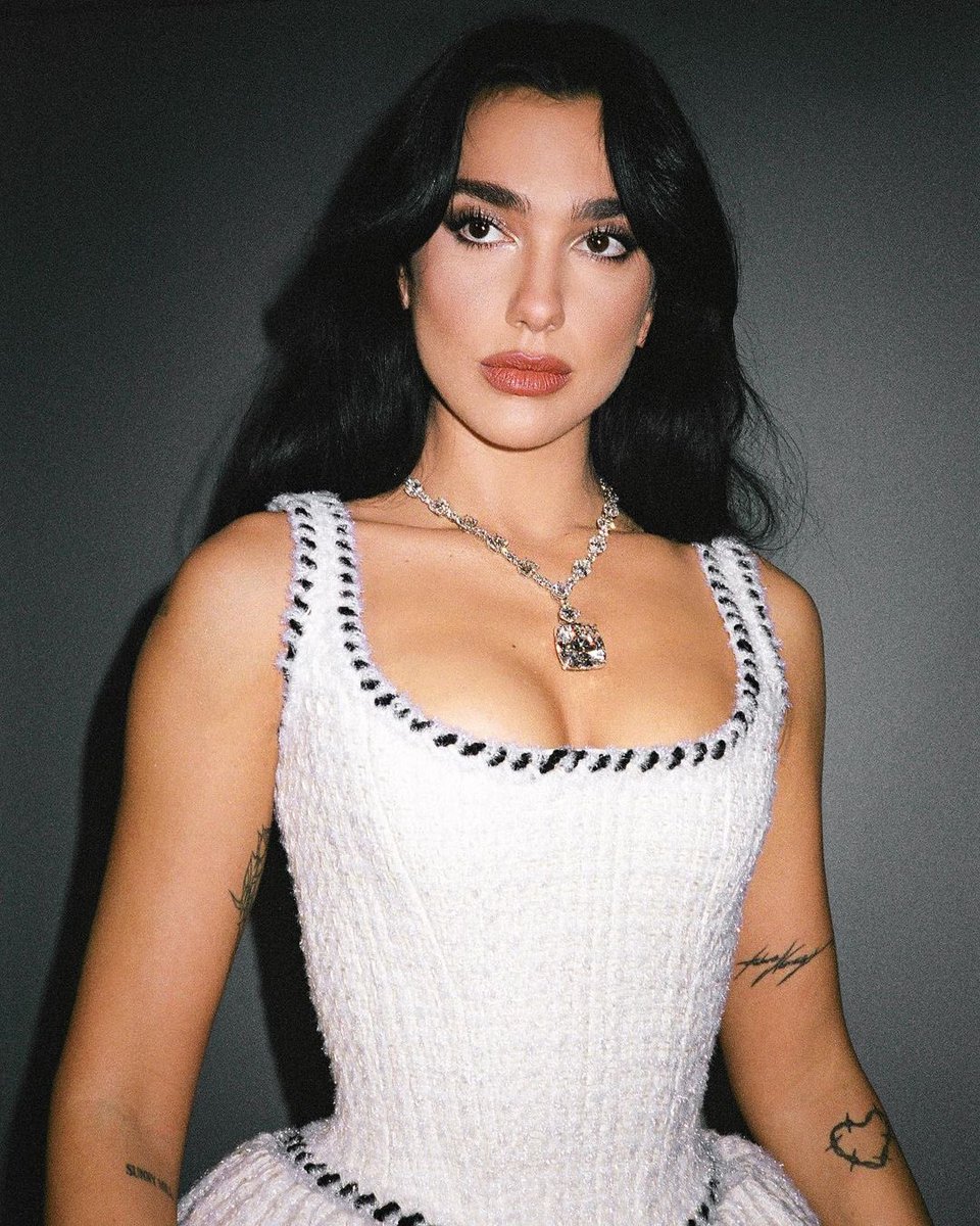 DUA LIPA tweet media
