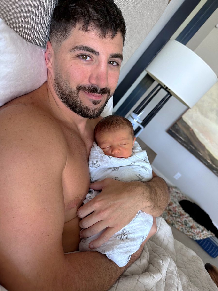 NICKMERCS's tweet photo. Good mornin’ from da boys ☀️ https://t.co/YsIQzeELBG