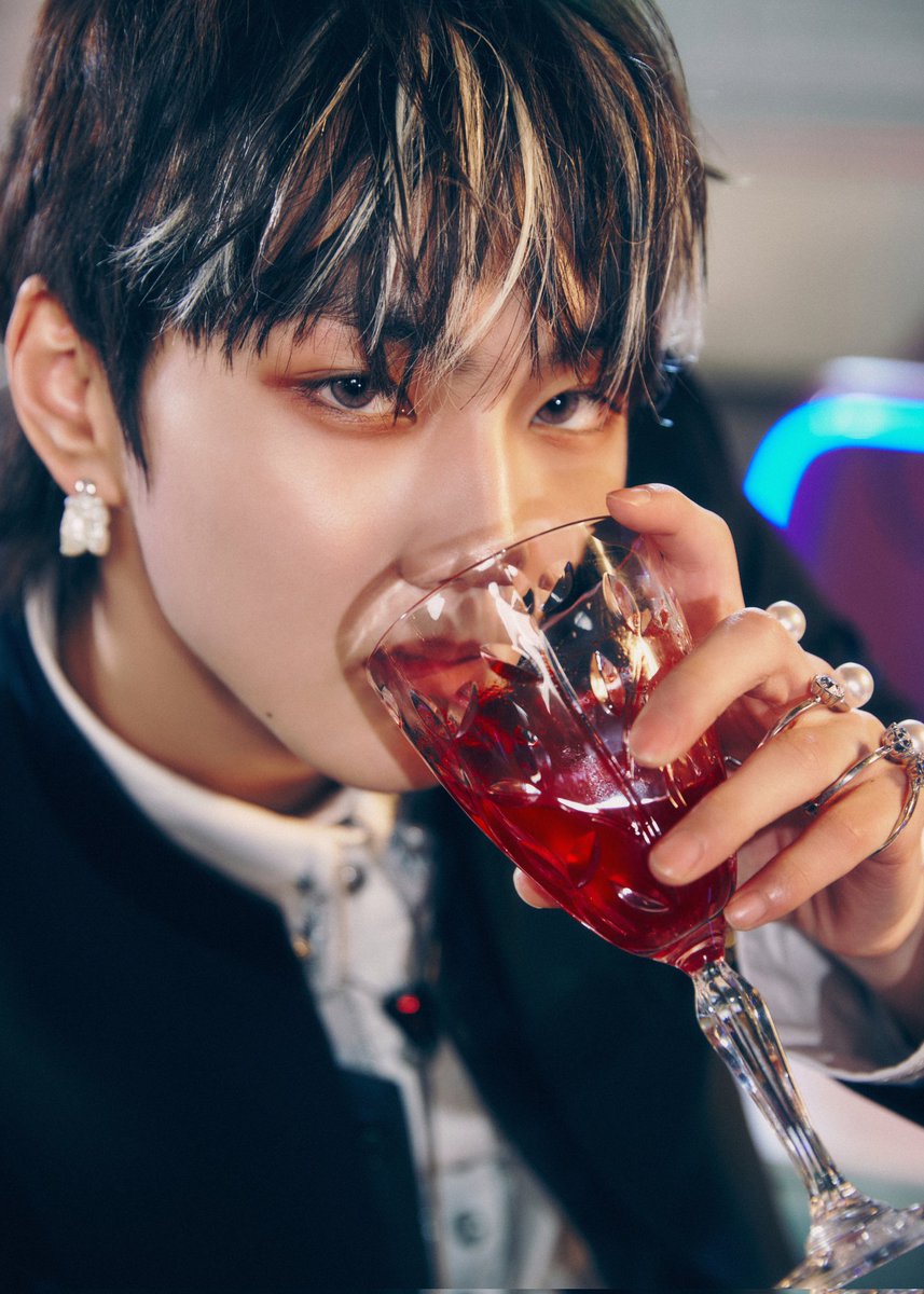 jungcatmain's tweet photo. POTANGINA BEHHH WAIT LANG NAMAN WAIT WAIT SAGLIT HOY😭😭😭😭
#JUNGWON 
#DARKBLOOD 
#FULLver https://t.co/yzh0vitasl