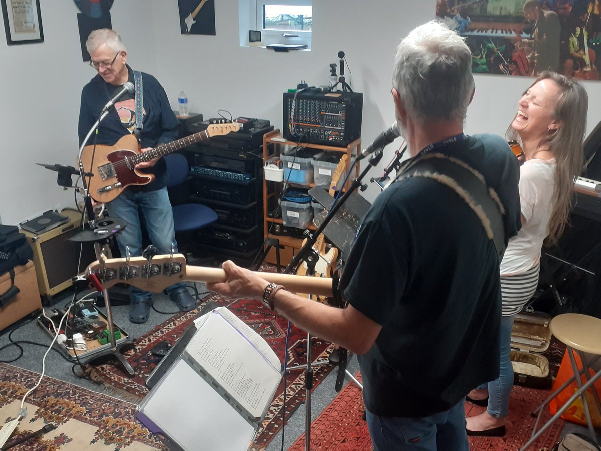BroadMillStream's tweet image. One of Grez's gags?
See you tomorrow in Stourbridge #StarWarsDay #stourbridge #folkmusic #folkrock #livemusic #fairportconvention #localbands